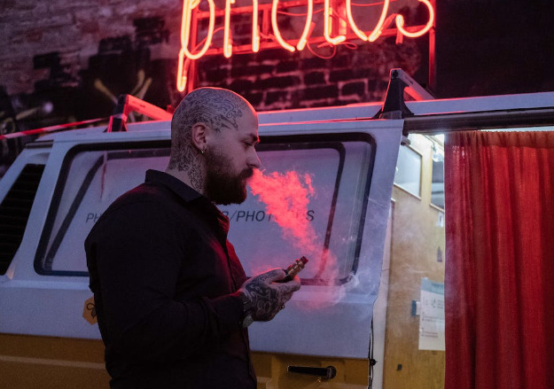 Uing a vaping device